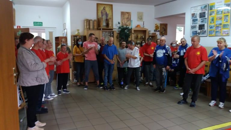 Zdjęcie zawody sportowe dla Osób Niepełnosprawnych pn:”Łączy nas sport”